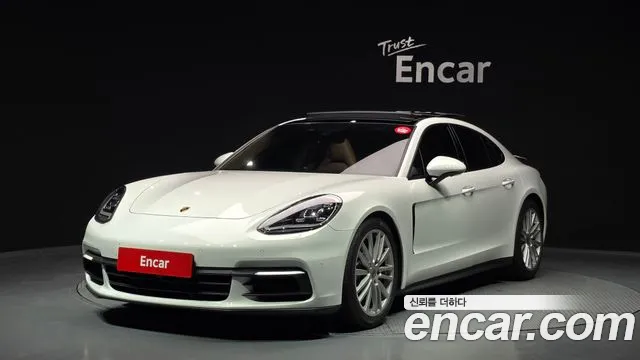 Porsche Panamera 2018 — photo 1