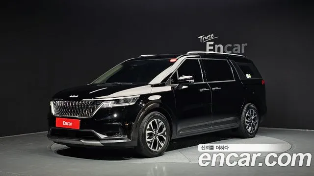 Kia Canival 2023 — photo 1