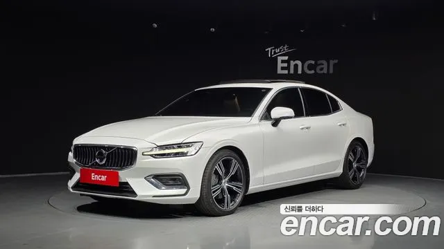 Volvo S60 2021 — photo 1