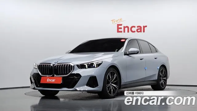 BMW 5-Series 2026 — photo 1
