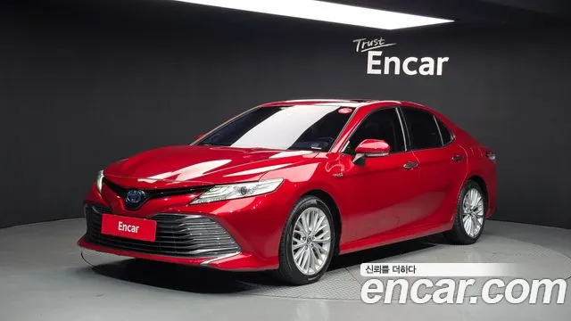 Toyota Camry 2019 — photo 1