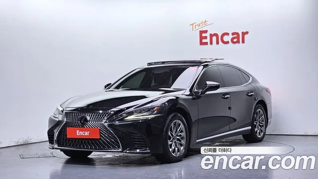 Lexus LS 2019 — photo 1