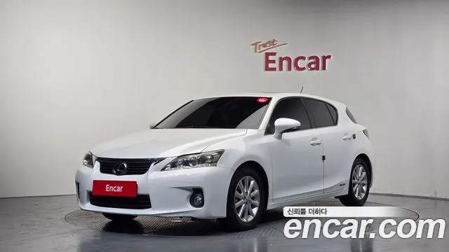 Lexus CT200h 2013 — photo 1