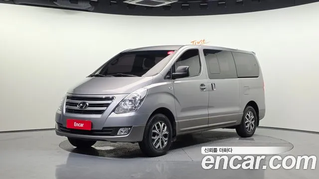 Hyundai Starex 2017 — photo 1