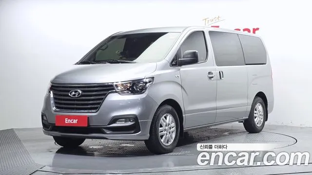 Hyundai Starex 2021 — photo 1