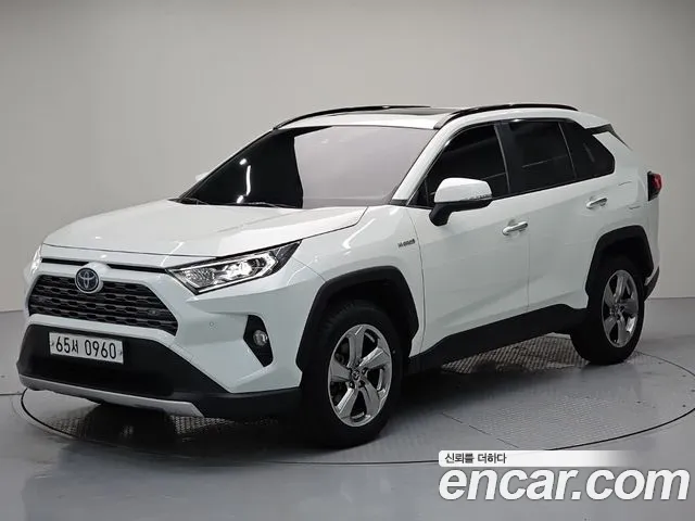 Toyota RAV4 2019 — photo 1