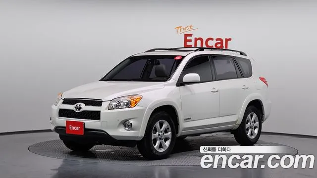 Toyota RAV4 2011 — photo 1