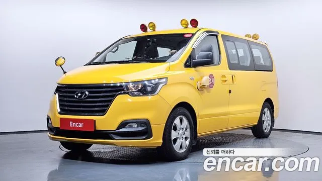 Hyundai Starex 2019 — photo 1