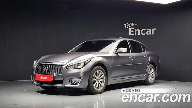 Infiniti Q70 2016 — photo 1