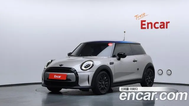 Mini Cooper 2022 — photo 1