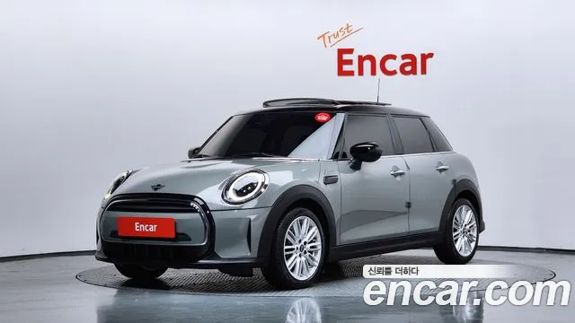 Mini Cooper 2022 — photo 1