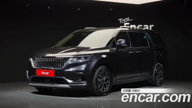 Kia Canival 2021 — photo 1