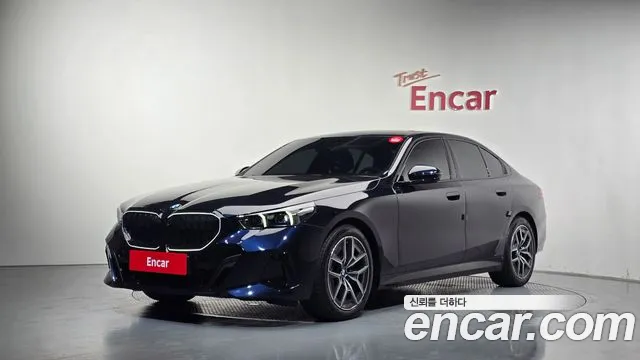 BMW 5-Series 2026 — photo 1