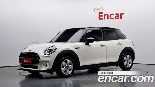 Mini Cooper 2020 — photo 1