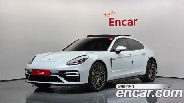 Porsche Panamera 2023 — photo 1
