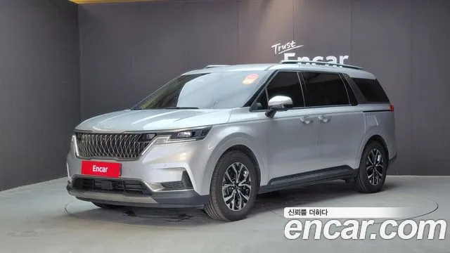 Kia Canival 2023 — photo 1