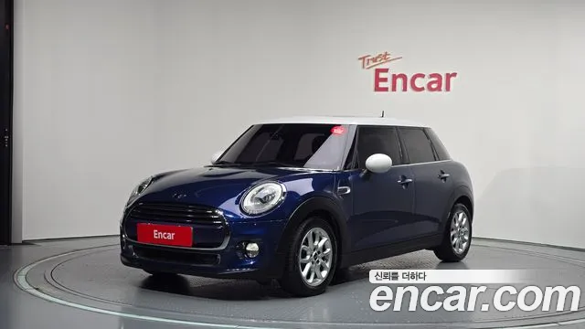 Mini Cooper 2015 — photo 1