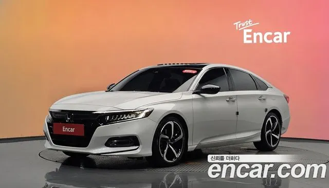 Honda Accord 2018 — photo 1