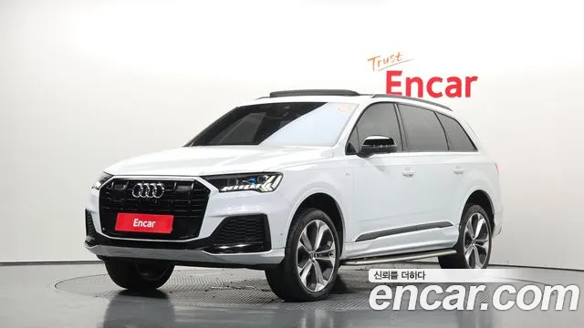 Audi Q7 2023 — photo 1