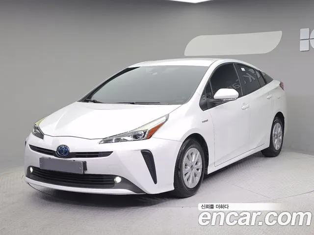 Toyota Prius 2022 — photo 1