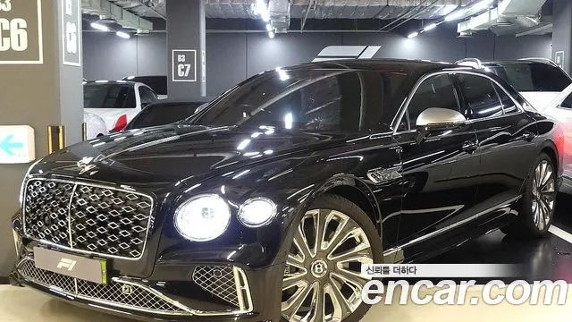 Bentley Flying Spur 2025 — photo 1