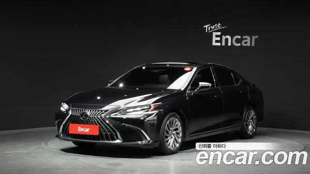 Lexus ES 2024 — photo 1