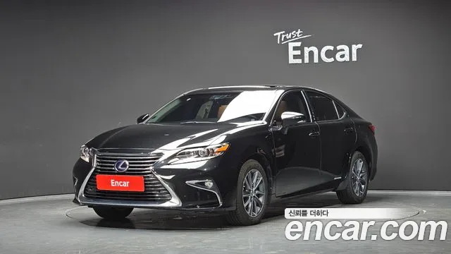 Lexus ES 2017 — photo 1