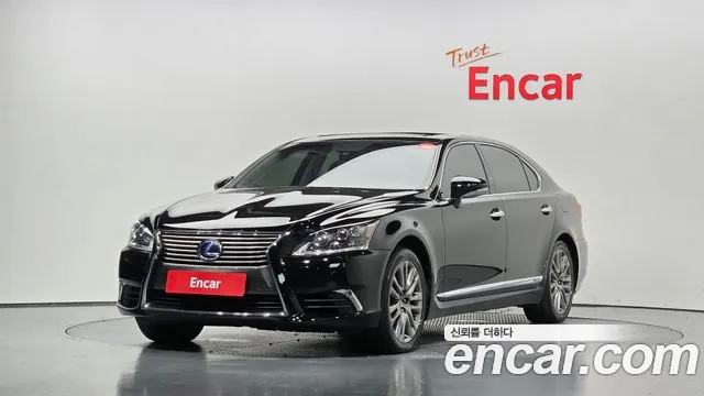 Lexus LS 2016 — photo 1
