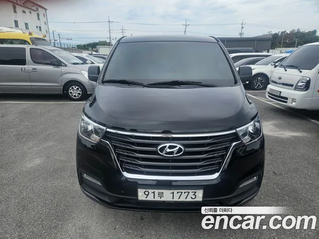 Hyundai Starex 2019 — photo 1