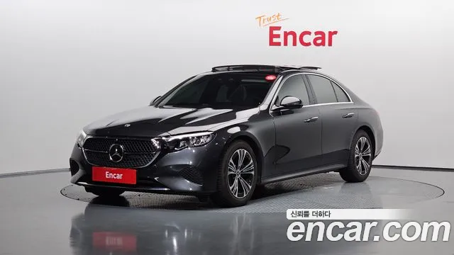 Mercedes-Benz E-Class 2025 — photo 1