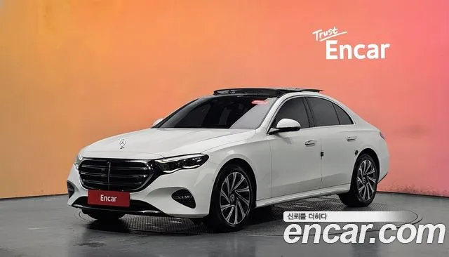 Mercedes-Benz E-Class 2024 — photo 1