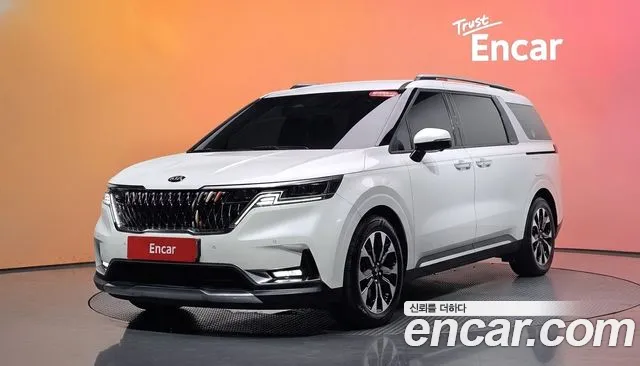 Kia Canival 2021 — photo 1