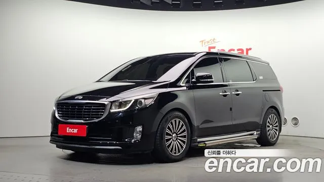 Kia Canival 2015 — photo 1