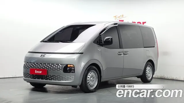 Hyundai Staria 2022 — photo 1