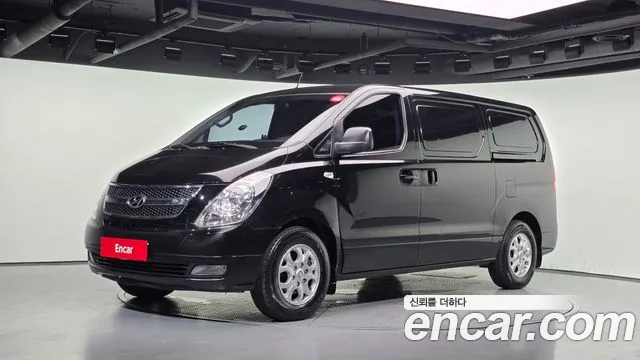 Hyundai Starex 2013 — photo 1