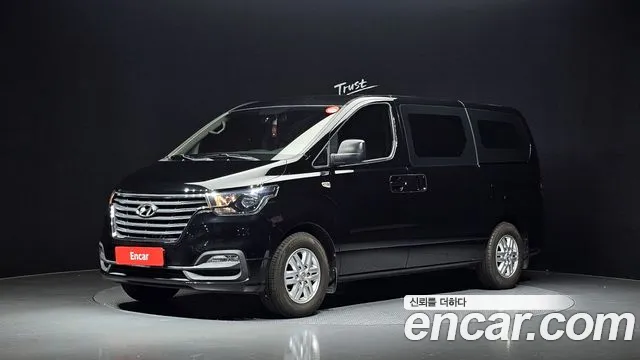 Hyundai Starex 2019 — photo 1
