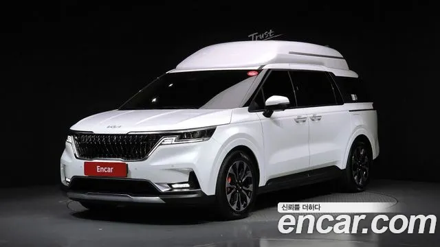 Kia Canival 2021 — photo 1