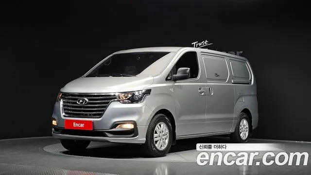 Hyundai Starex 2021 — photo 1