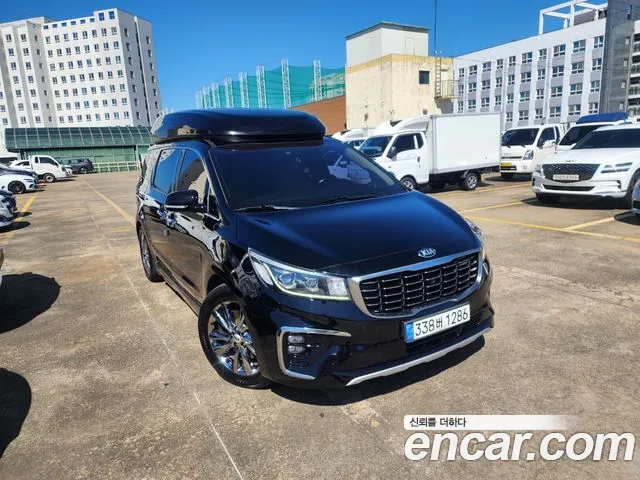 Kia Canival 2019 — photo 1