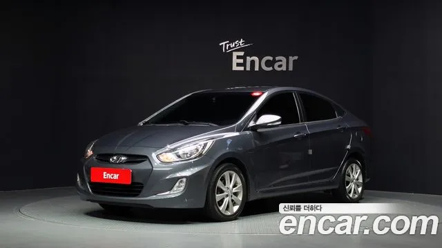 Hyundai Accent 2012 — photo 1
