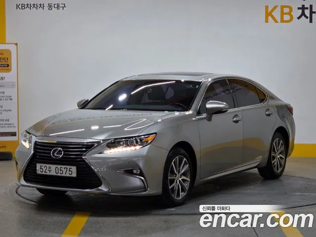 Lexus ES 2016 — photo 1