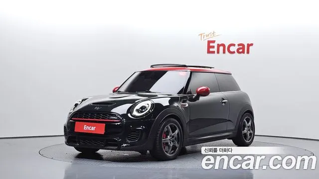 Mini Cooper 2019 — photo 1