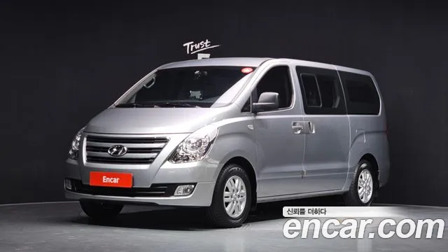 Hyundai Starex 2017 — photo 1