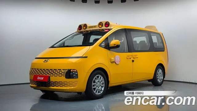 Hyundai Staria 2022 — photo 1