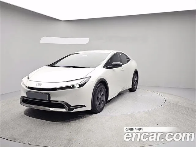 Toyota Prius 2024 — photo 1