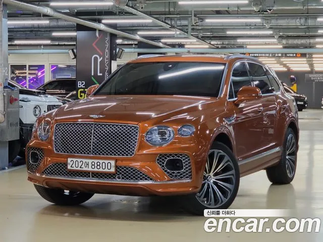 Bentley Bentayga 2023 — photo 1