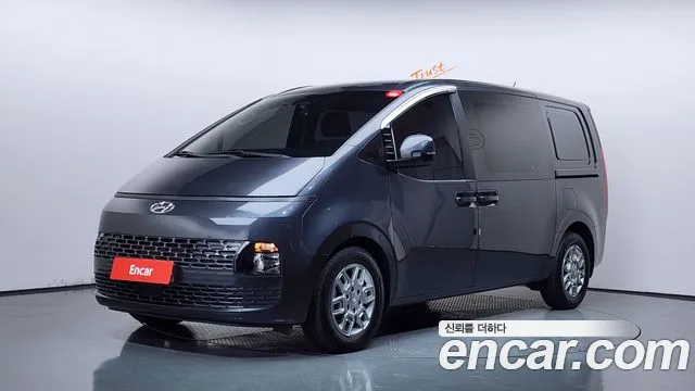 Hyundai Staria 2022 — photo 1