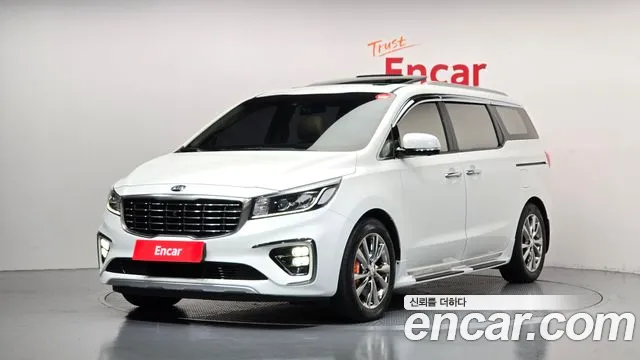 Kia Canival 2019 — photo 1