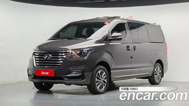 Hyundai Starex 2019 — photo 1
