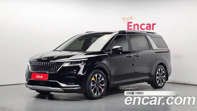 Kia Canival 2023 — photo 1